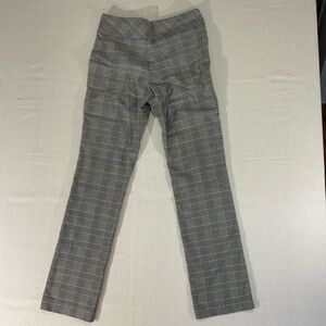 Denver Hayes women’s checked pants,pull on, Excellent condition